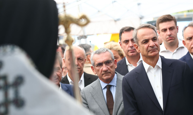 Στα εγκαίνια της ΔΕΘ ο Κυριάκος Μητσοτάκης – Δείτε εικόνες από τον αγιασμό