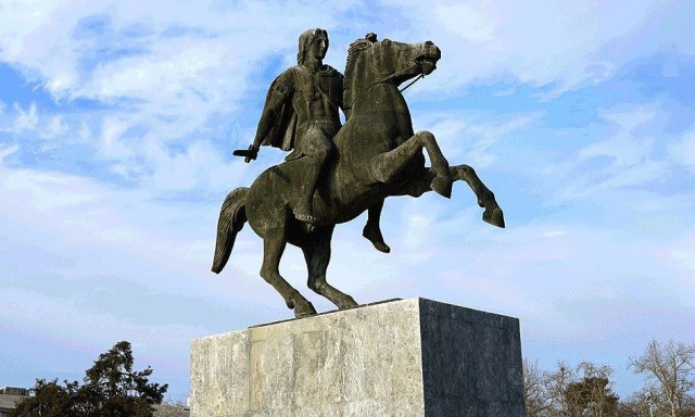 Παρέμβαση του Δήμου Θεσσαλονίκης για τη συναυλία του Αντώνη Ρέμου μπροστά από το άγαλμα του Μεγάλου Αλεξάνδρου