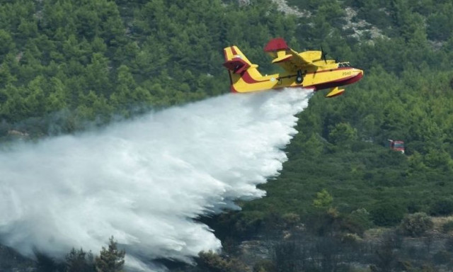 Ηλεία: Πυρκαγιά στην περιοχή της Πηνείας - Επιχειρούν 6 αεροσκάφη
