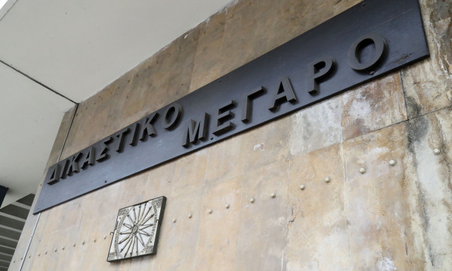Θεσσαλονίκη: Στη φυλακή άνδρας που χτυπούσε και απειλούσε τη μητέρα του - «Θα σε ξεκοιλιάσω»