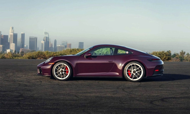 Η Porsche βρήκε έναν απρόσμενο τρόπο να μειώσει το βάρος των μοντέλων της