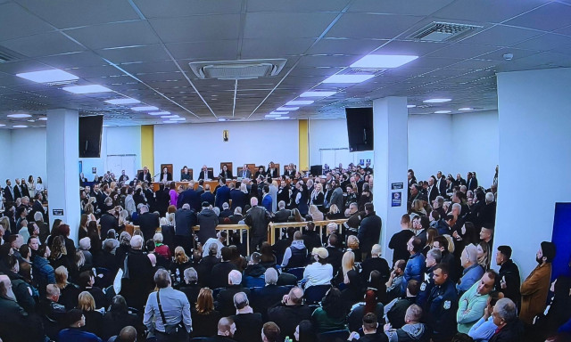 Δίκη για τα Τέμπη - Σύζυγος και κόρη μηχανοδηγού: «Σε ένα βράδυ χάθηκαν όλα - Πάγωσαν τα πάντα»