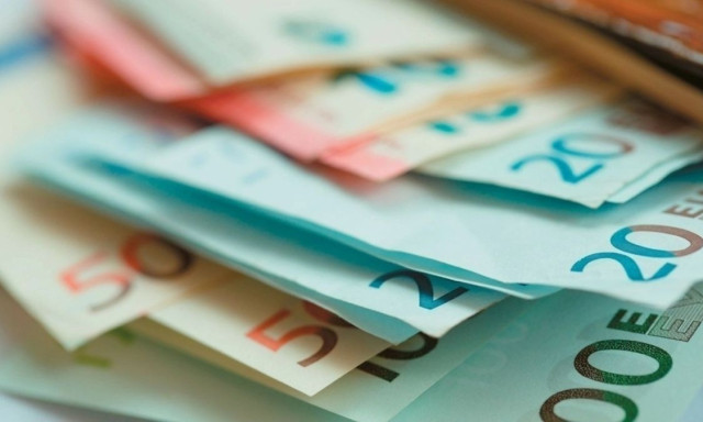 «Αποταμιεύω από όταν ήμουν παιδί»: 95.600 ευρώ βρέθηκαν σε σακούλα στο αμάξι άντρα στην Γαλλία