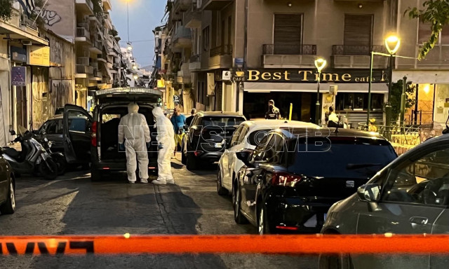Αθήνα: Διπλή βομβιστική επίθεση σε Ομόνοια, Άγιο Παντελεήμονα - «Χτύπησαν» καφετέριες με διαφορά μισής ώρας