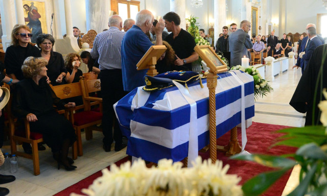 Σε κλίμα οδύνης στον Πύργο η κηδεία του επισμηναγού Γιάννη Μπλέσια