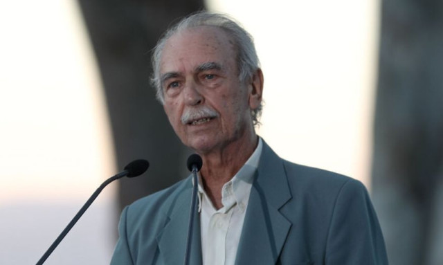 ΠΑΣΟΚ και ΣΥΡΙΖΑ για θάνατο Χαλβατζή: Τον αποχαιρετώ με βαθιά θλίψη, θαυμασμό και σεβασμό