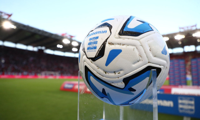 Super League: Η ήττα του Ολυμπιακού ευκαιρία για Παναθηναϊκό και ΑΕΚ – Ντέρμπι στη Θεσσαλονίκη