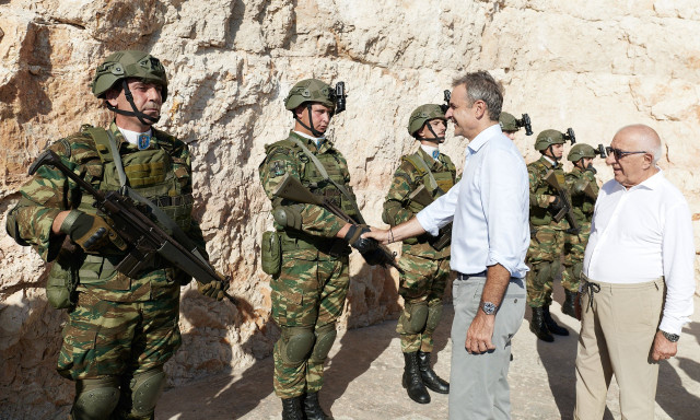 Μητσοτάκης από Καστελλόριζο: Τα νέα μέτρα των 2,2 δισ. και το σχέδιο για τα ακριτικά νησιά