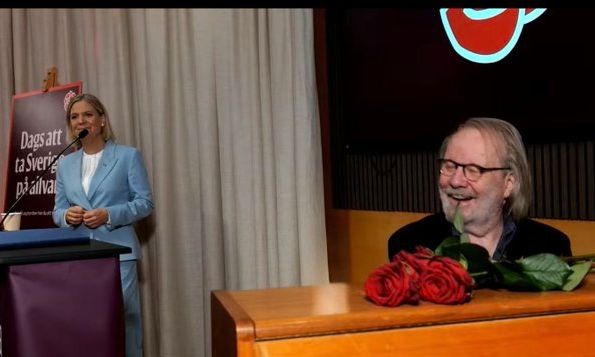 Η προεκλογική χάρη του Μπένι Άντερσον των ABBA στη Μαγκνταλένα Άντερσον: Πώς διασκεύασε το Mamma Mia