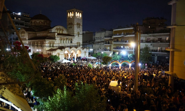 Η Νίκαια έμεινε ξάγρυπνη όλη τη νύχτα για τον Γιώργο Μαζωνάκη