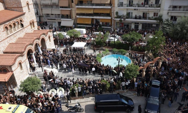 Εφημέριος Ι.Ν. Αγίας Τριάδος: «Απλοί πολίτες και επώνυμοι καλλιτέχνες είχαν κάτι από την ψυχή τους»