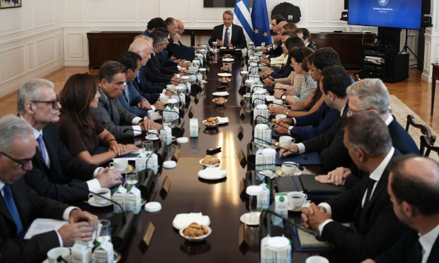 Καύσιμα: Με €200 εκατ. σχεδιάζει να μειώσει τις τιμές σε βενζίνη και diesel η κυβέρνηση