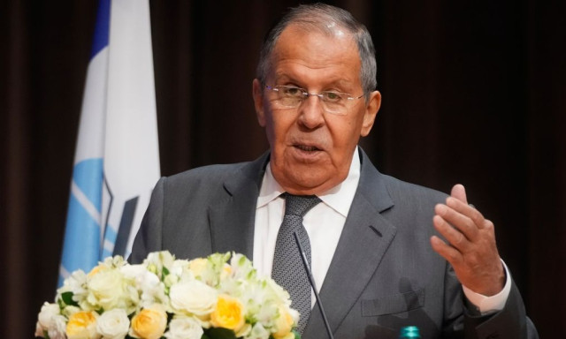 Λαβρόφ: Το Κρεμλίνο είναι έτοιμο για διαπραγματεύσεις χωρίς να μειώνει τις επιθέσεις στην Ουκρανία