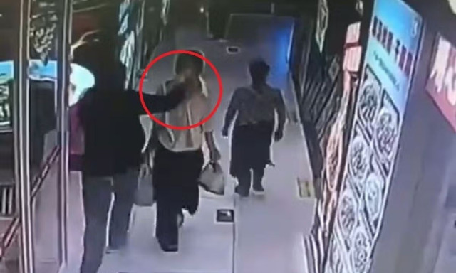 Τρόμος στην Κίνα: Άνδρας μαχαίρωνε στο πρόσωπο περαστικές γυναίκες - Σημάδευε τα μάτια τους