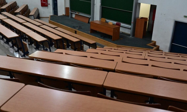 Μη κρατικά πανεπιστήμια - Αναγνώριση χρόνου σπουδών: Καταγγελία Λαζαράτου για βραδινή τροπολογία