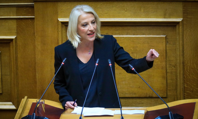 Δούρου: «Ο απομονωμένος πρωθυπουργός εργαλειοποιεί μία κορυφαία διαδικασία»