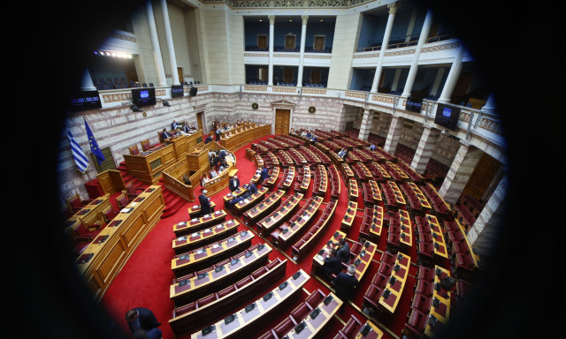 Ο Κυριάκος, ο Αλέξης και στο βάθος ο Αντώνης
