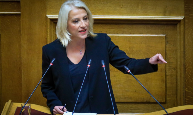 Δούρου για Συνταγματική Αναθεώρηση: «Ο ΣΥΡΙΖΑ-ΠΣ δεν δίνει λευκή επιταγή στην κυβέρνηση»