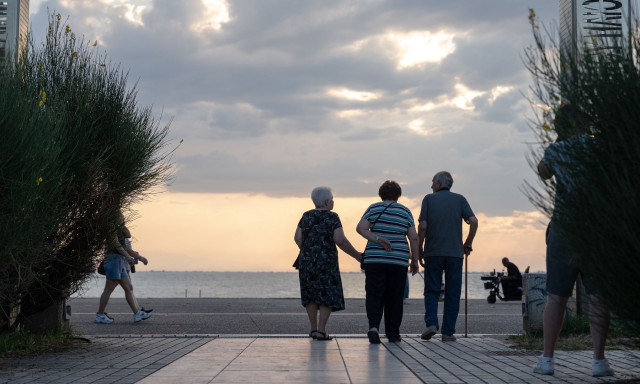 Συνταξιούχοι: Πότε καταβάλλεται το επίδομα των 400 ευρώ - Ποιοι δεν θα το λάβουν