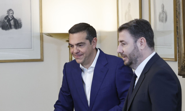 Η... περίπλοκη σχέση ΠΑΣΟΚ - ΕΛΑΣ και η δύσκολη συγκατοίκηση στην πολυκατοικία της σοσιαλδημοκρατίας