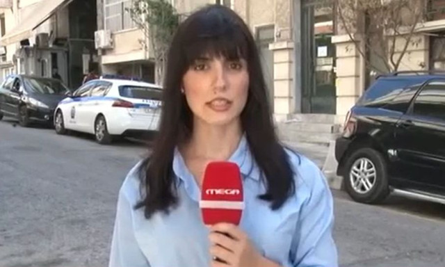 Έφη Ρασσιά: Η «Βάλια» από το «Καφέ της Χαράς» έγινε... ρεπόρτερ στο MEGA
