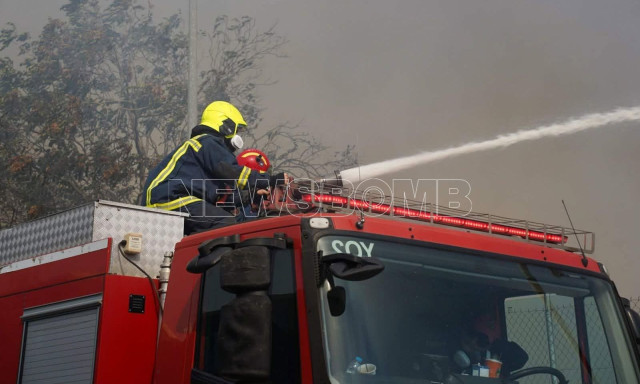 Ρέντη: Μικρές, διάσπαρτες εστίες στο σημείο της φωτιάς - Δεν υπάρχει κίνδυνος