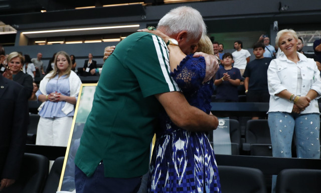 Ανατριχίλα! Η αγκαλιά Ομπράντοβιτς με την Δέσποινα Γιαννακοπούλου