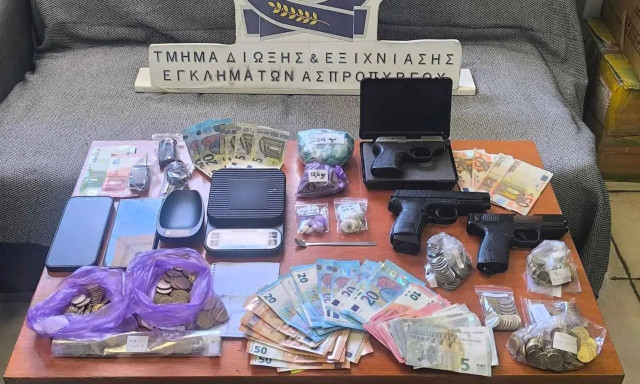 Περιστέρι: Συνελήφθη 33χρονος για ναρκωτικά, όπλα και πλαστά χαρτονομίσματα