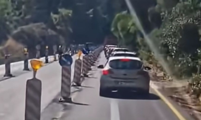 ΒΟΑΚ: Βανάκι μπήκε στη λωρίδα των έργων για να προσπεράσει φορτηγό