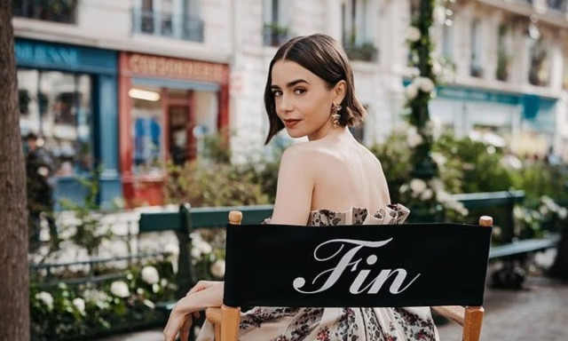 Λίλι Κόλινς: Αποχαιρέτησε συγκινημένη το «Emily in Paris» έπειτα από 7 χρόνια