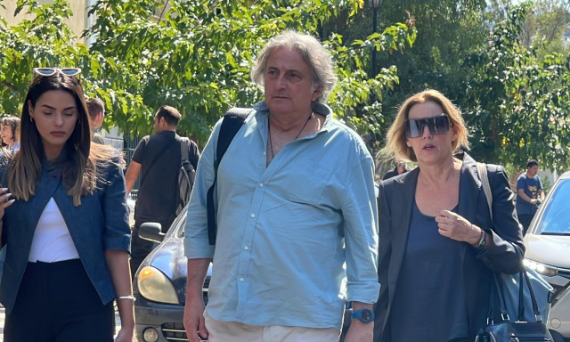 Θάνατος Μαζωνάκη: «Μια φορά τον συνάντησα - Ευχαριστώ που με ξεφτιλίσατε» λέει ο υπνοθεραπευτής