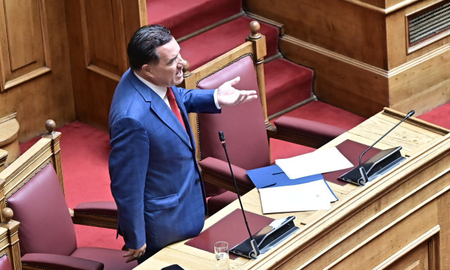 Βουλή- Γεωργιάδης: Aπατεώνισσα η Γάκα - Το μηχάνημα δεν το δήλωσε ούτε στον ΕΟΦ, ούτε στον ΙΣΑ