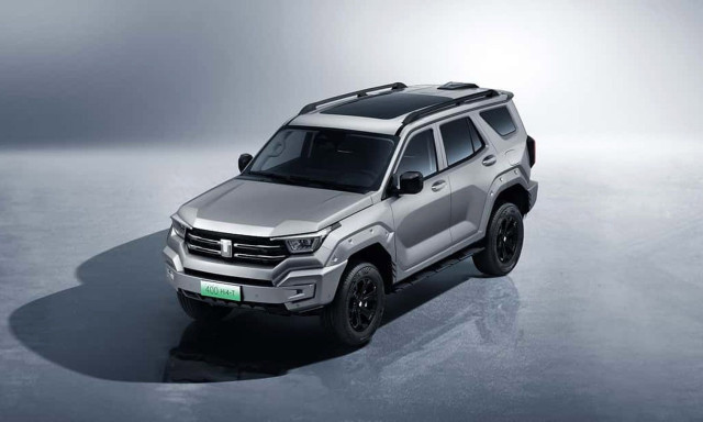 GWM Tank 700 LWB: Ο «αντίπαλος» της G-Class από την Κίνα γίνεται… εξάθεσιος