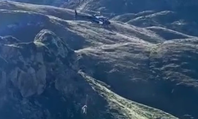 Vahine η... ιπτάμενη αγελάδα: Viral το video διάσωσής της στα Πυρηναία