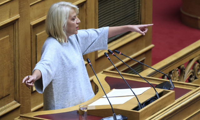 Δούρου: «Πλήρης κατάρρευση του πρωτογενούς τομέα» – Πυρά για εξωτερική πολιτική και καύσιμα
