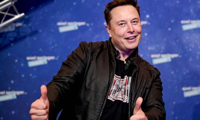 Γιατί ο Elon Musk μένει σε τροχόσπιτο;