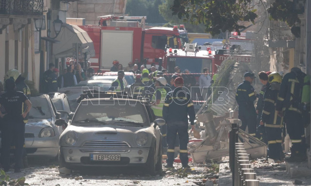 Πλάκα: Σειρήνες, σύννεφα σκόνης, συναγερμοί και πανικός -Βίντεο λίγα δευτερόλεπτα μετά την έκρηξη