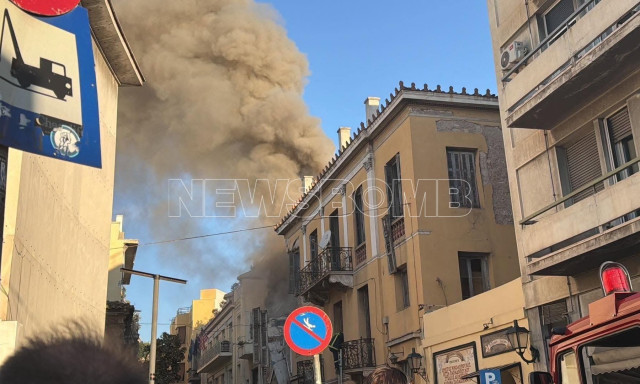 Έκρηξη στην Πλάκα: Βίντεο και φωτογραφίες από την κατάρρευση του κτιρίου μετά την ισχυρή έκρηξη