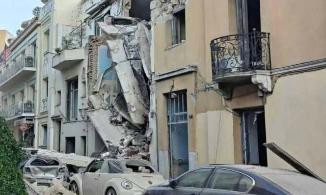 Εντοπίστηκαν οι δύο τελευταίες σοροί στην Πλάκα - Έξι νεκροί από την κατάρρευση του κτηρίου
