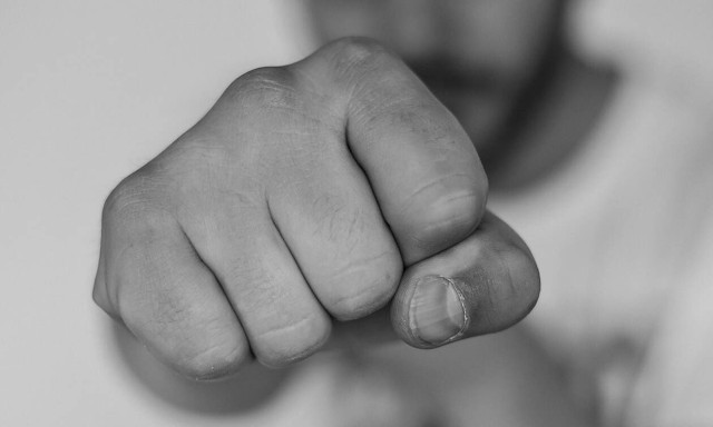 Απόλυση με επεισοδιακή κατάληξη στα Τρίκαλα: Εργαζόμενος γρονθοκόπησε τον εργοδότη του