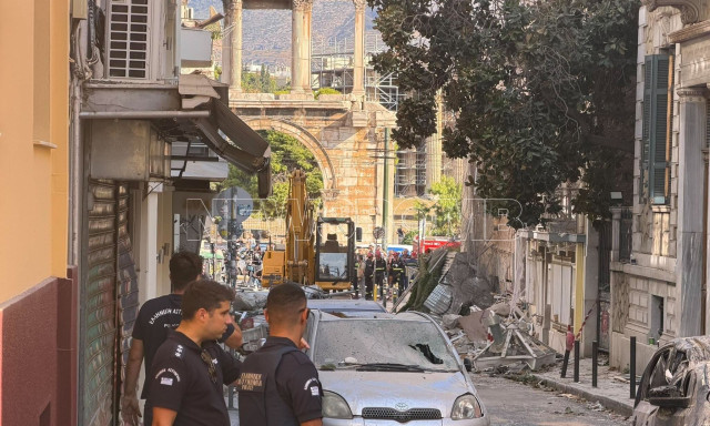 Πλάκα: Έξι οι αγνοούμενοι - Το ζευγάρι των ηλικιωμένων και η οικογένεια των τουριστών