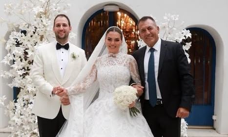 Παντρεύτηκε η κόρη του Γιάννη Βρούτση