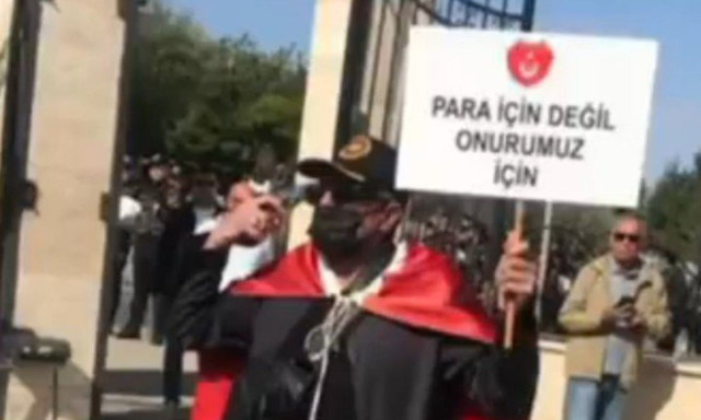 Τουρκία: Αυτοκτόνησε απόστρατος αστυνομικός κατά την διάρκεια διαδήλωσης συνταξιούχων