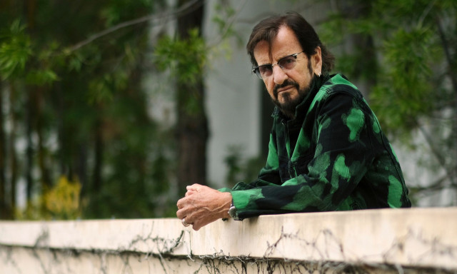 Ο «αιώνιος έφηβος» Ringo Starr: Το πρώην «Σκαθάρι» στα 86 του συνεχίζει, επειδή απλά μπορεί