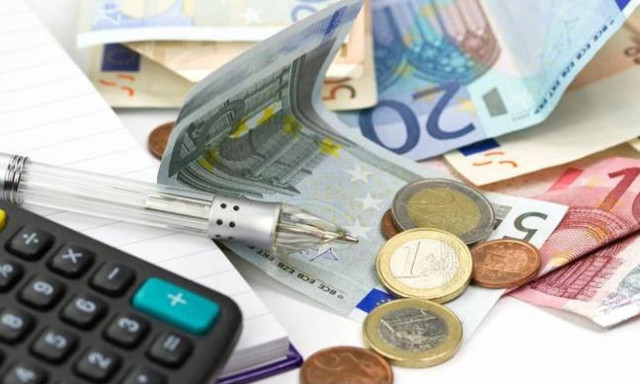 120 δόσεις: Θερμή η υποδοχή της αγοράς - Το θηριώδες ιδιωτικό χρέος και τα «στοιχήματα» βιωσιμότητας