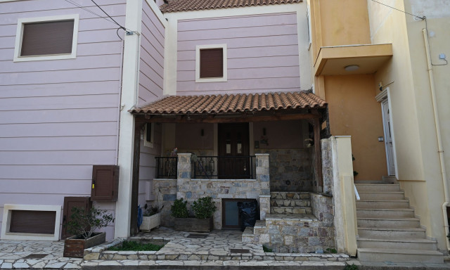 Λαύριο: Για απόπειρα ανθρωποκτονίας κατά συρροή και 4 ακόμη αδικήματα κατηγορείται ο 32χρονος