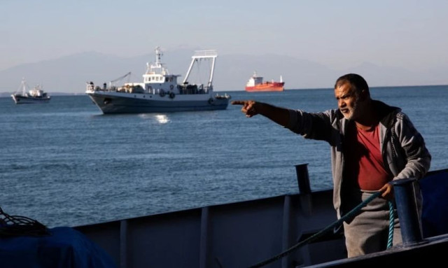 Για πρώτη φορά, το Αιγαίο χωρίς Έλληνες αλιείς: 12.000 σκάφη καθηλωμένα, «δεν βγαίνουμε οικονομικά»