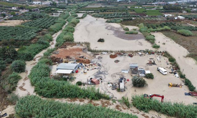 Κρήτη: Ένας νεκρός και μεγάλες καταστροφές από τη σφοδρή κακοκαιρία – Πού υπάρχουν προβλήματα