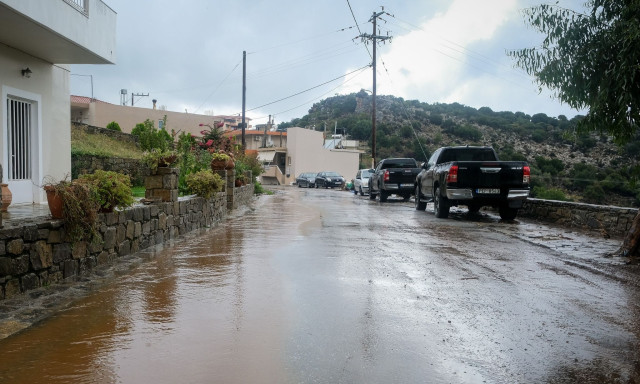 Σε «κόκκινο» συναγερμό όλη η Κρήτη: Ήχησε το 112 - «Αποφύγετε τις μετακινήσεις»