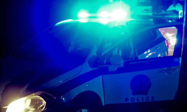 Λαύριο: 32χρονος μαχαίρωσε την πρώην σύντροφό του και τον νυν φίλο της - Εισέβαλε με βαριοπούλα